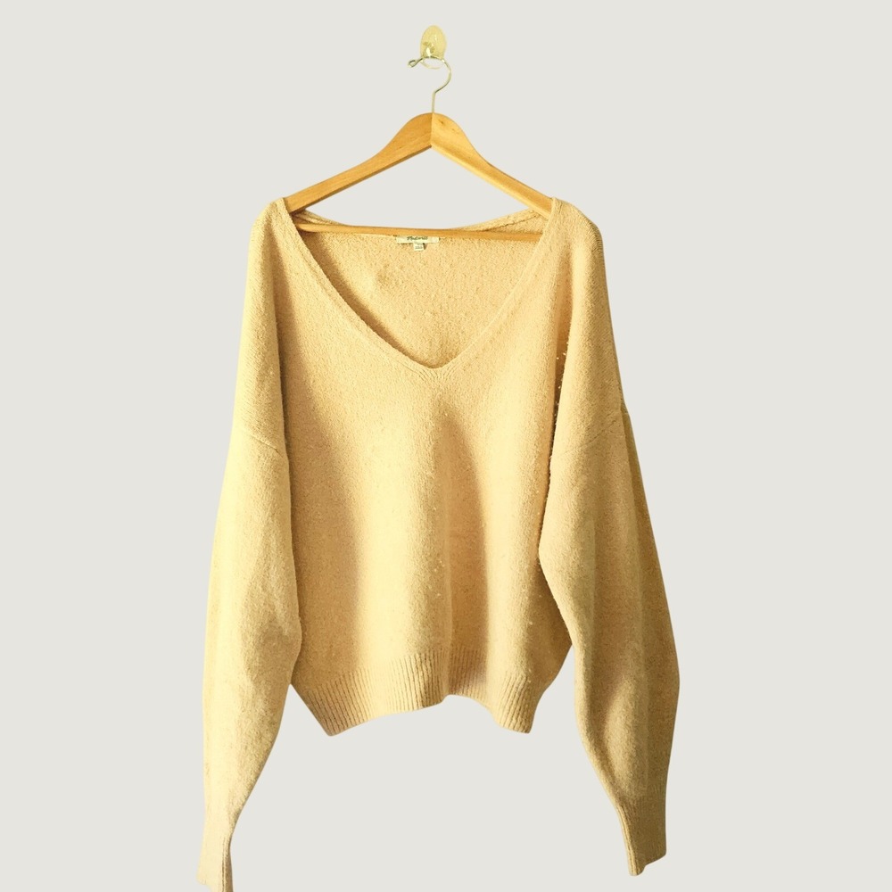 Madewell Wedged V-Neck Sweater L NWOT Cream Merino Blend Minimalist Clean Girl